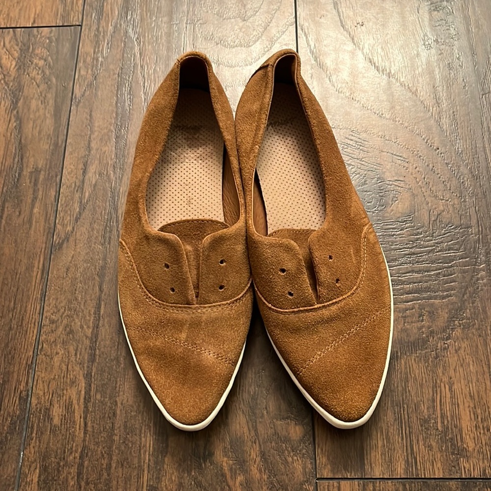 Sanuk slip on flats. Size 8